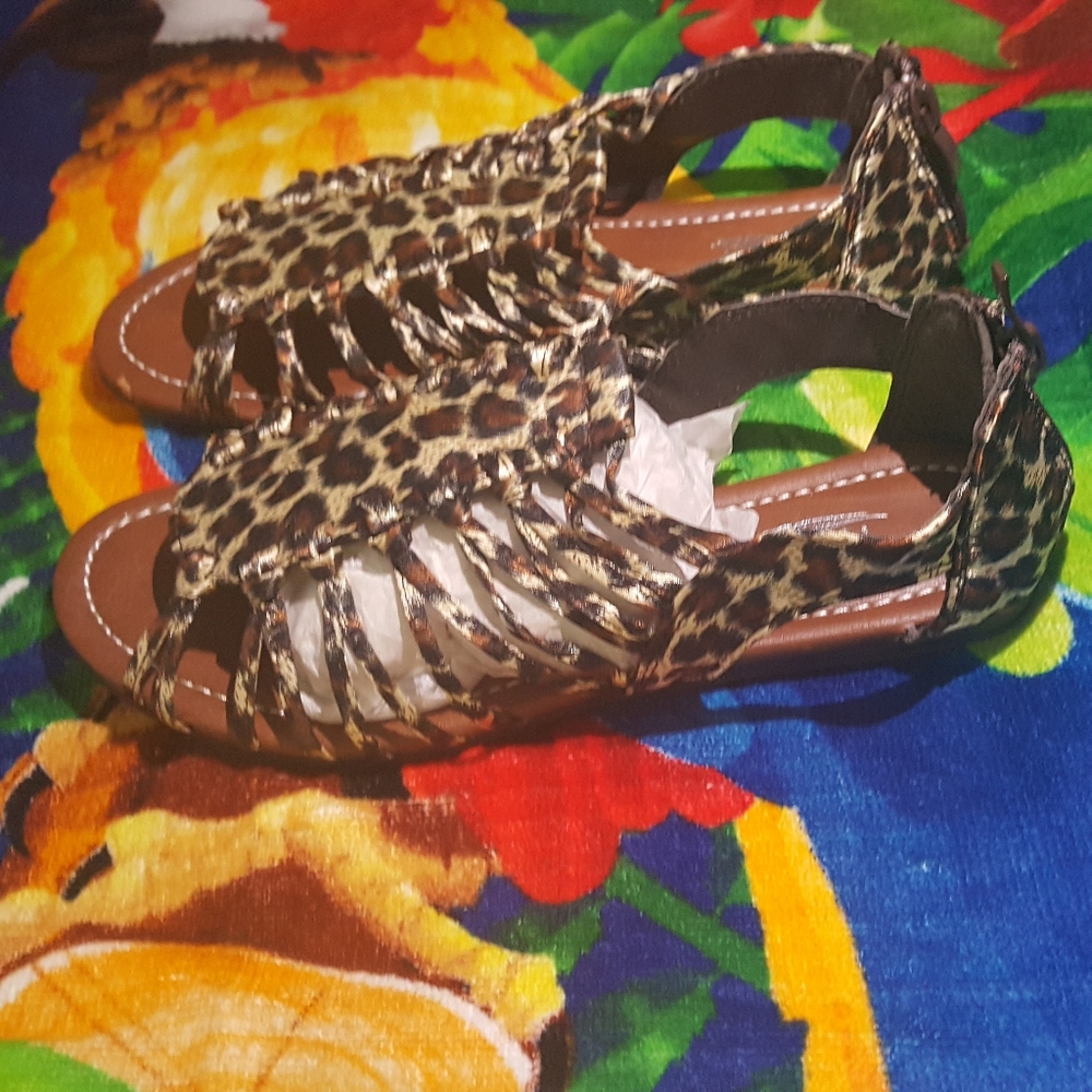 BRAND NEW KALLI COLLECTION SANDALS SIZE 7